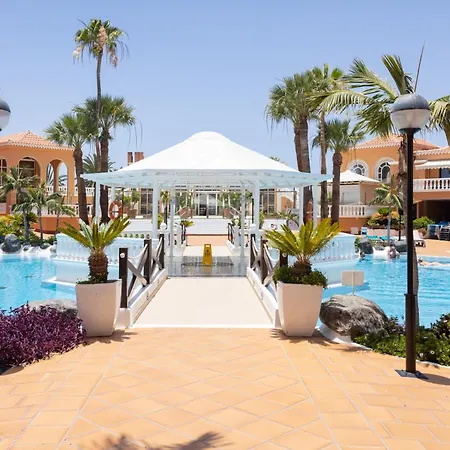 Appartamento Home2book Modern Seaview & Pool, Americas *