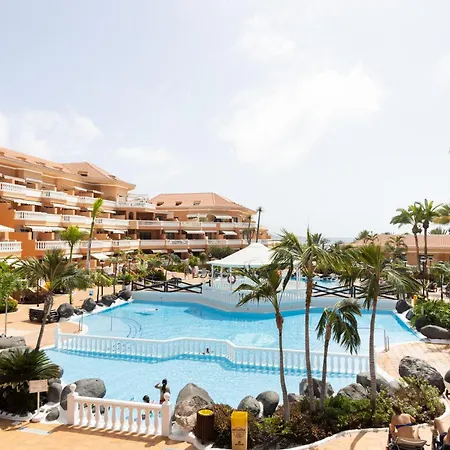 Appartamento Home2book Modern Seaview & Pool, Americas