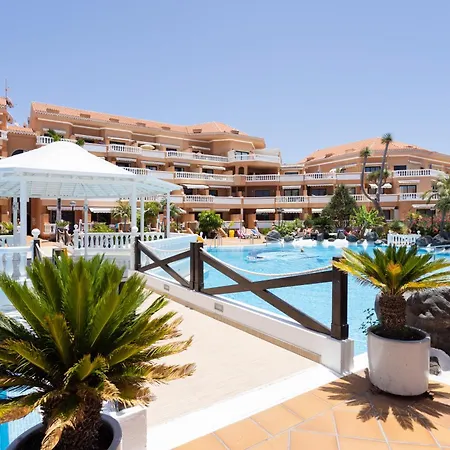 Home2book Modern Seaview & Pool, Americas Apartment *