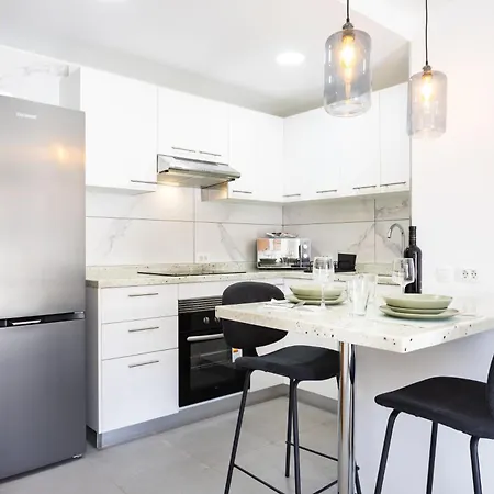 Home2book Modern Seaview & Pool, Americas 플라야데라스아메리카스