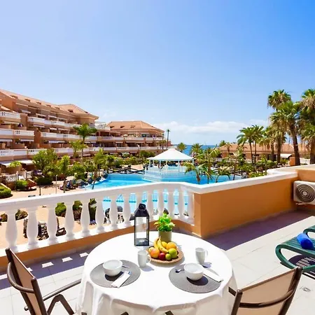 아파트 Home2book Modern Seaview & Pool, Americas